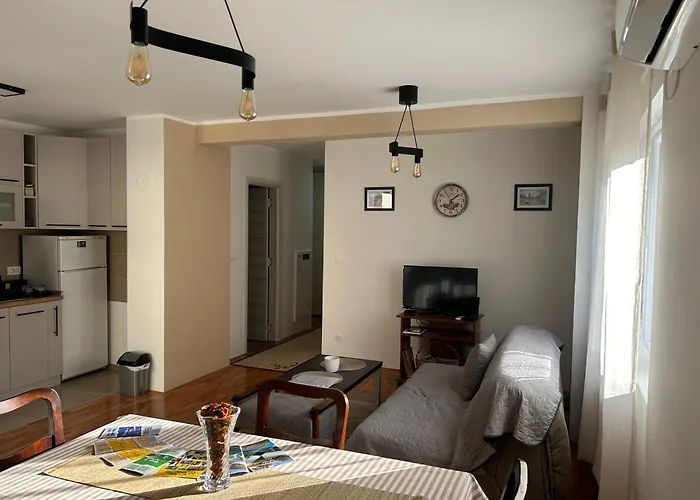 Appartamento Slatki Snovi - Novi U Centru Vranja *